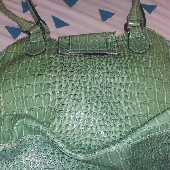 MINT GREEN PURSE WITH MATCHING WALLET - Picture 3 of 8